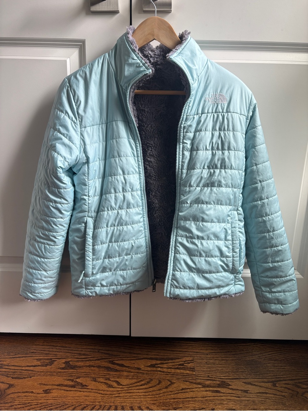 The North Face Girls Light Aqua Reversible Puffer Jacket sz Large